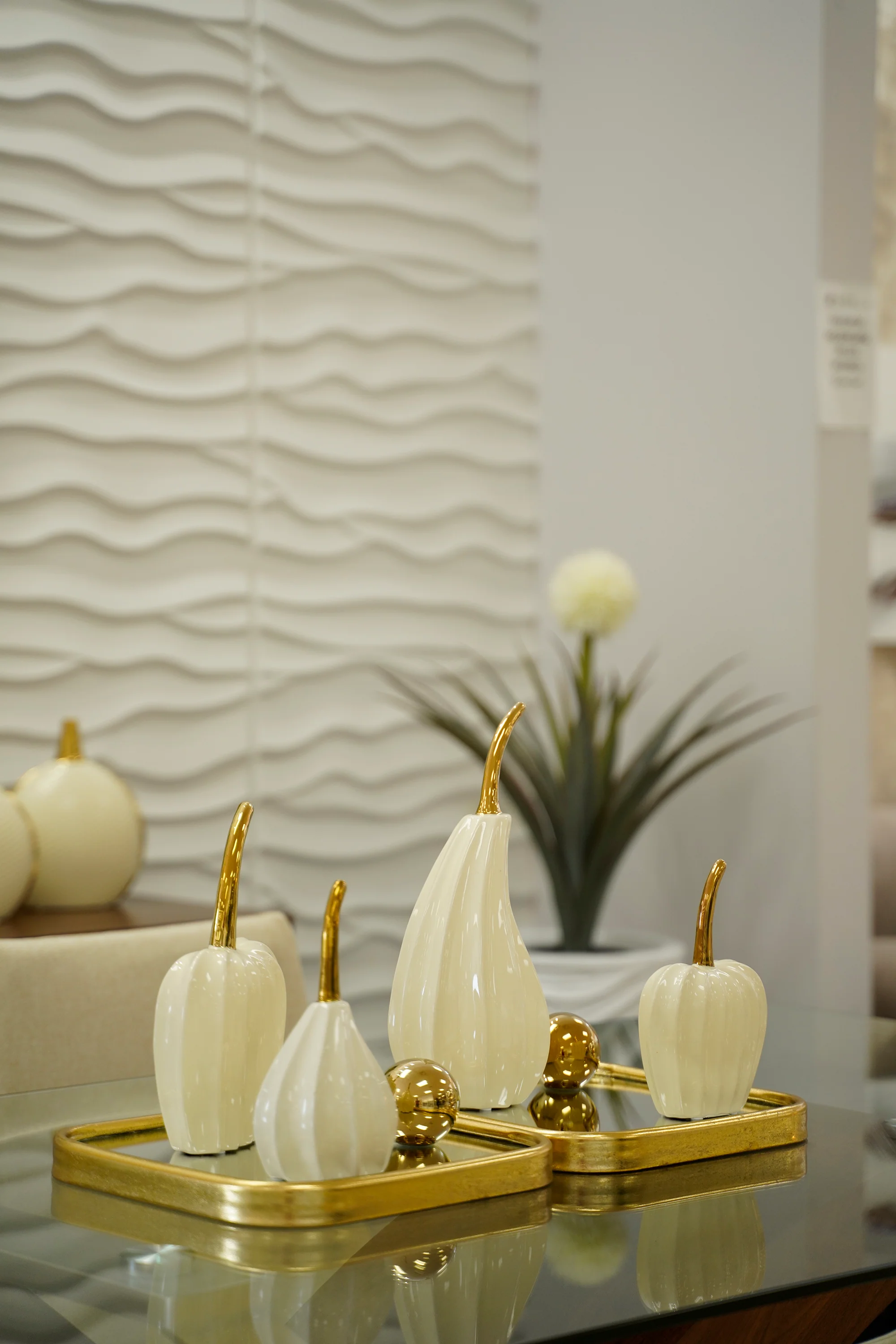10"Gold /Cream Ceramic 3D Apple - Pur collection - Image 3
