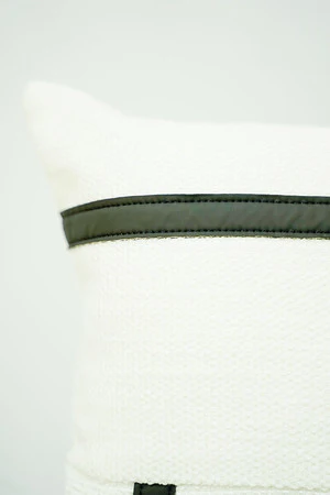 19" x 19" KAMINI CUSHION - Image 3