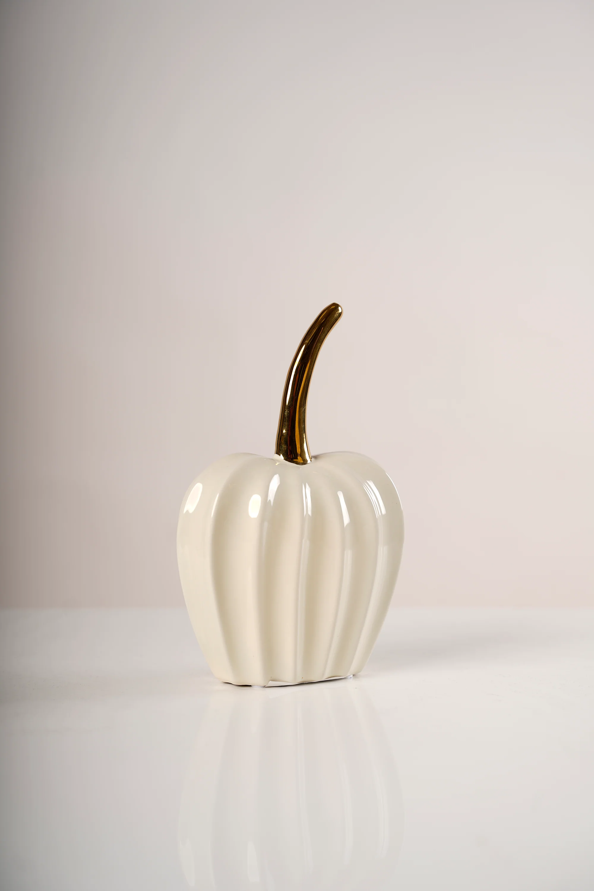 8" Gold/Cream Ceramic 3D Apple - Pur collection