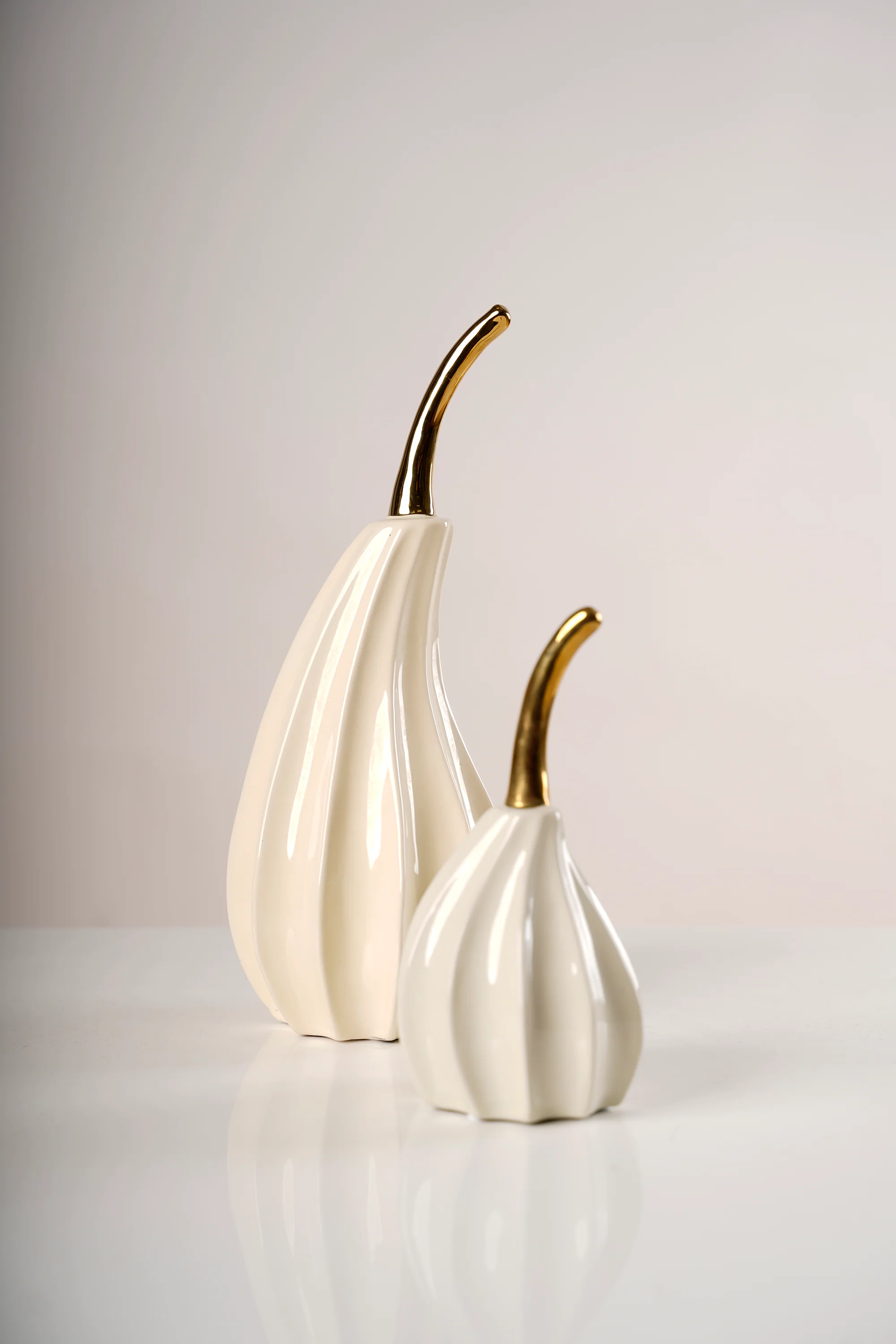 9" Gold/Cream ceramic 3D Pear- Pur collection - Image 2