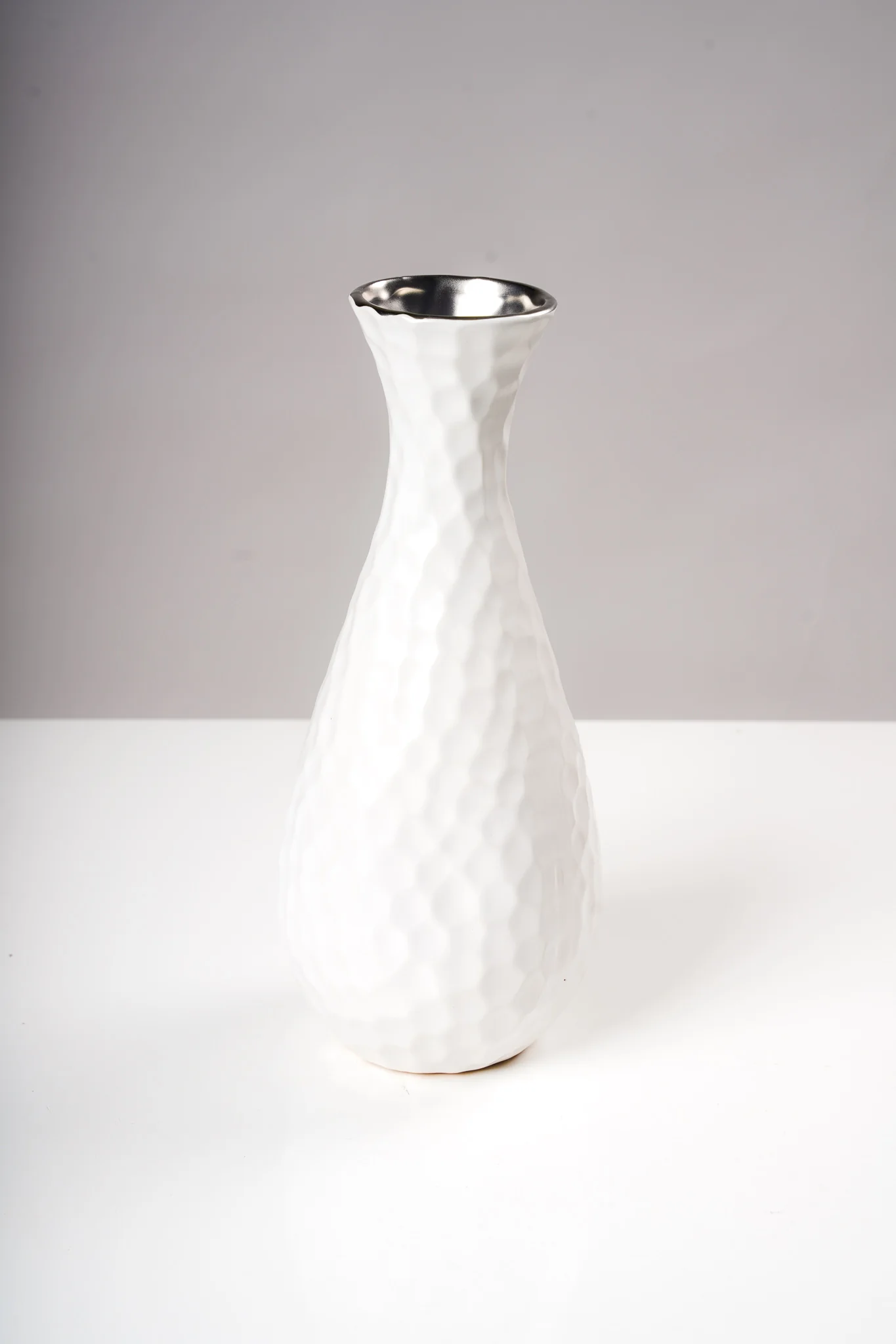 18" VASE WHITE SILVER - Sylvana Collection - Image 3