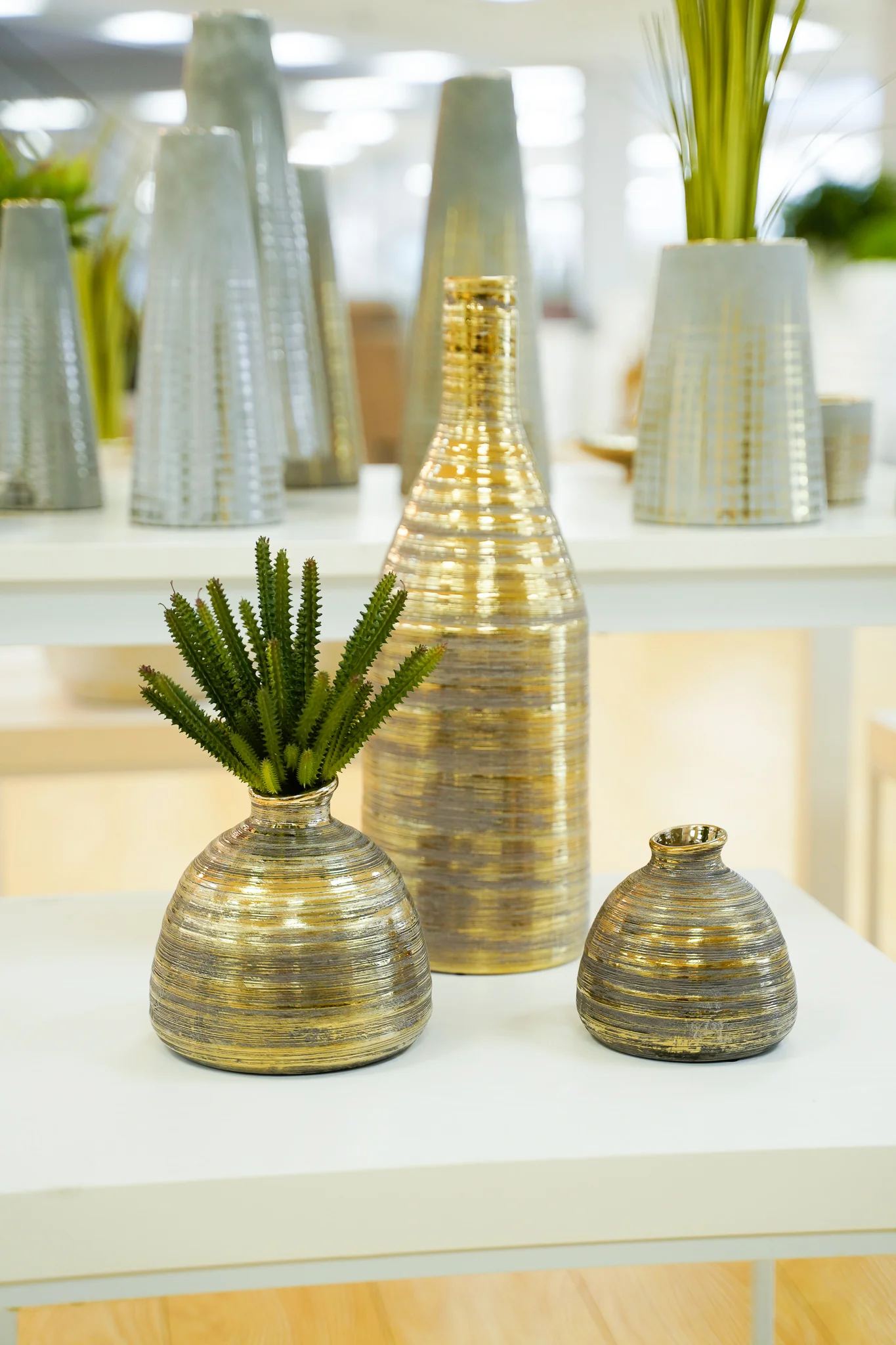 12" Vase Cement w/Gold - Image 2