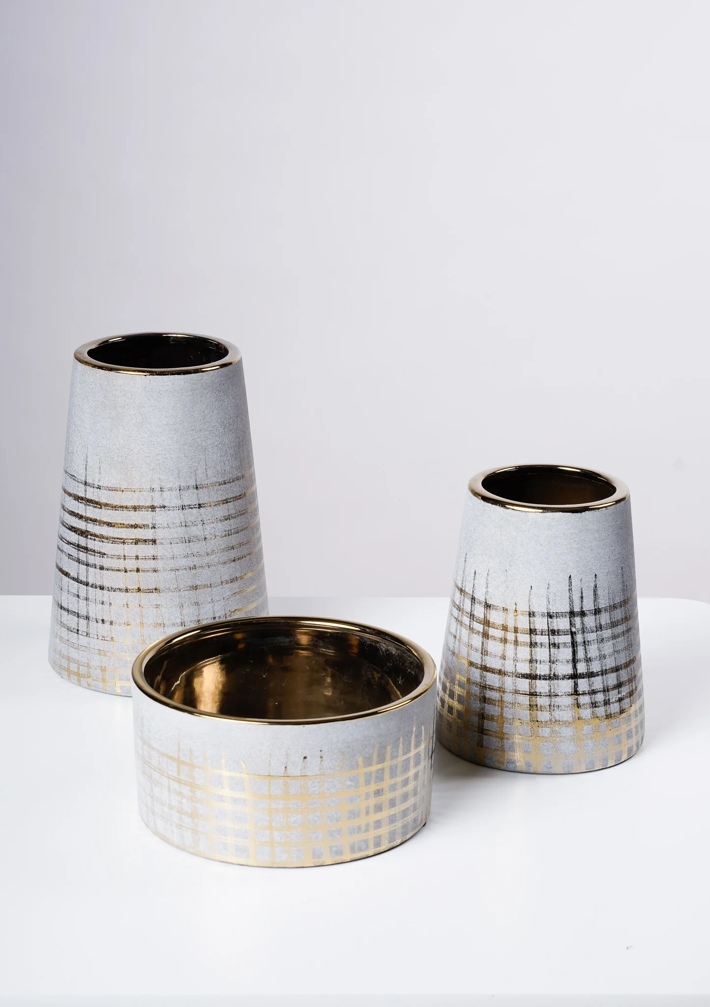 9" Vase Cement w/Gold - Image 2