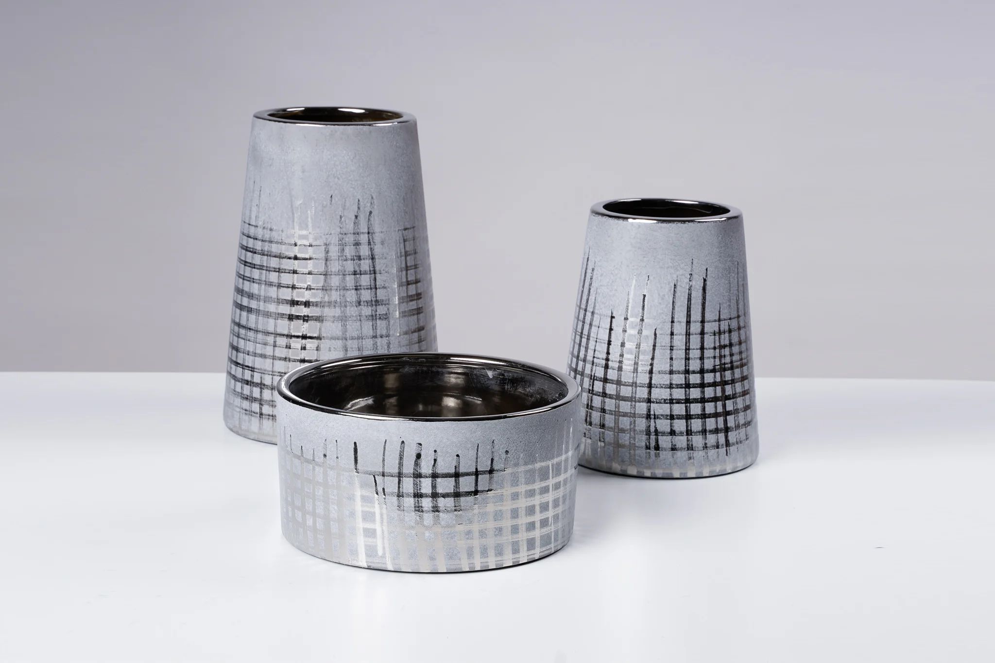 9" Vase Cement w/Silver - Image 2
