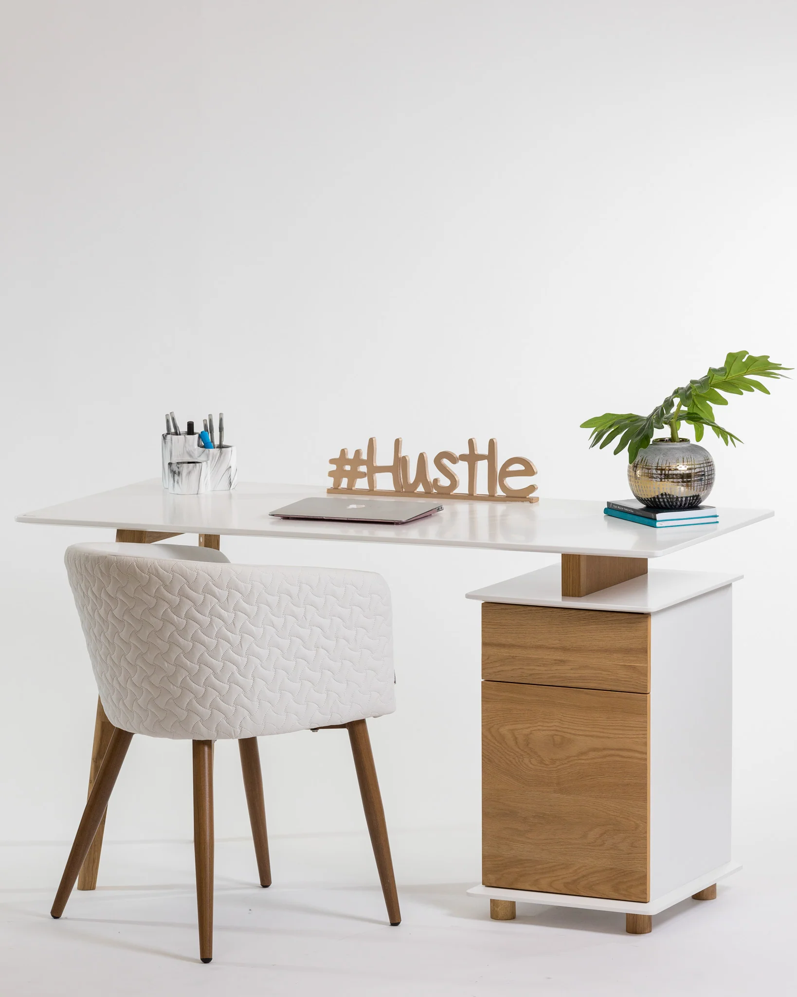 55" Gianna Modern Desk - Image 3