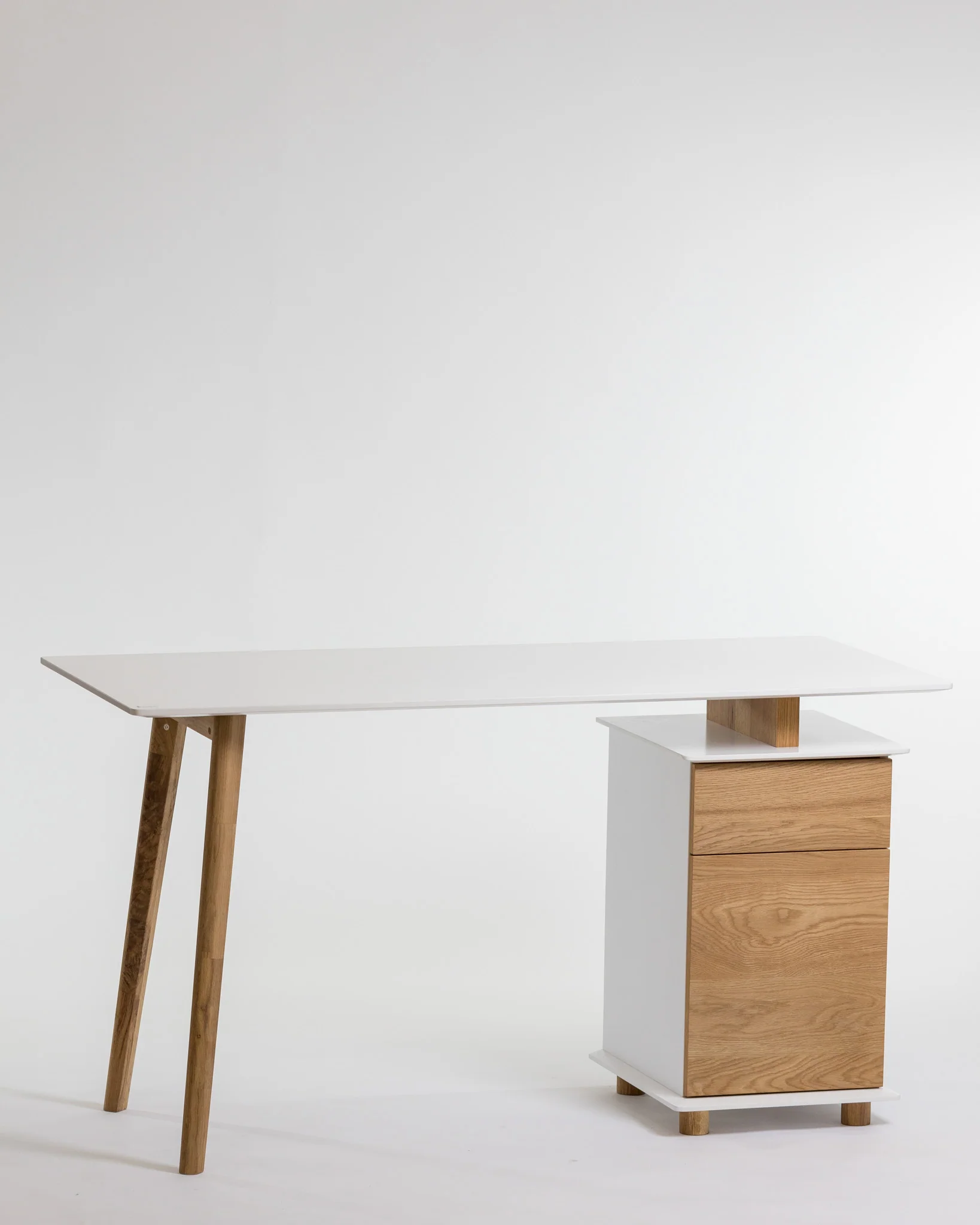 55" Gianna Modern Desk - Image 5