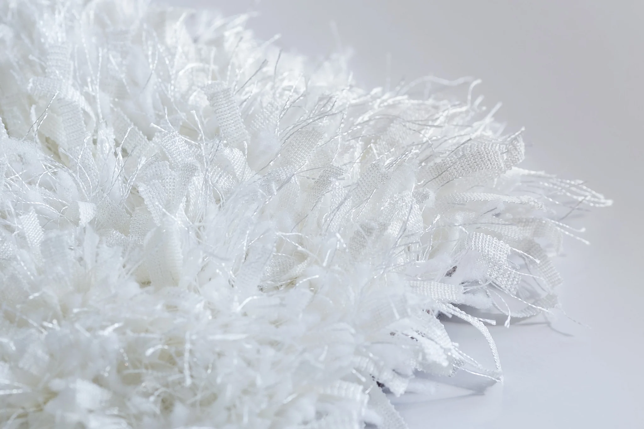 White Shaggy Rug - 5' x 7' - Image 4